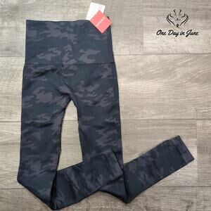 Spanx Look At Me Now Leggings Size S